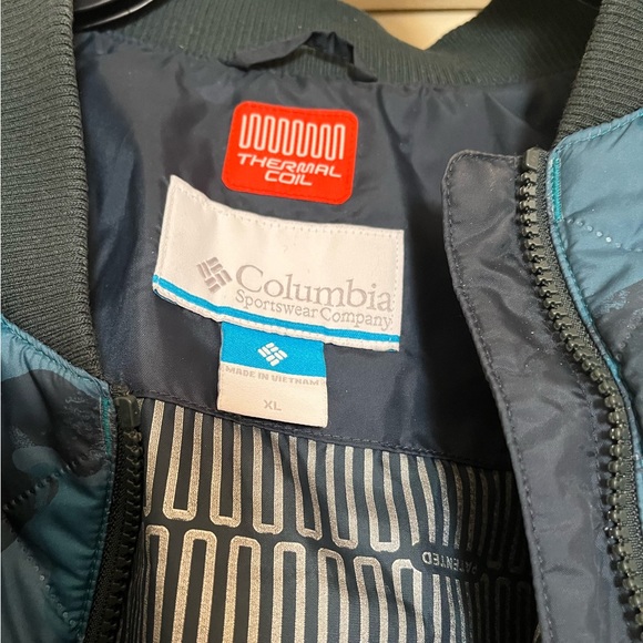 EUC Columbia thermal coil camouflage jacket. Pretty colors. - Picture 2 of 3